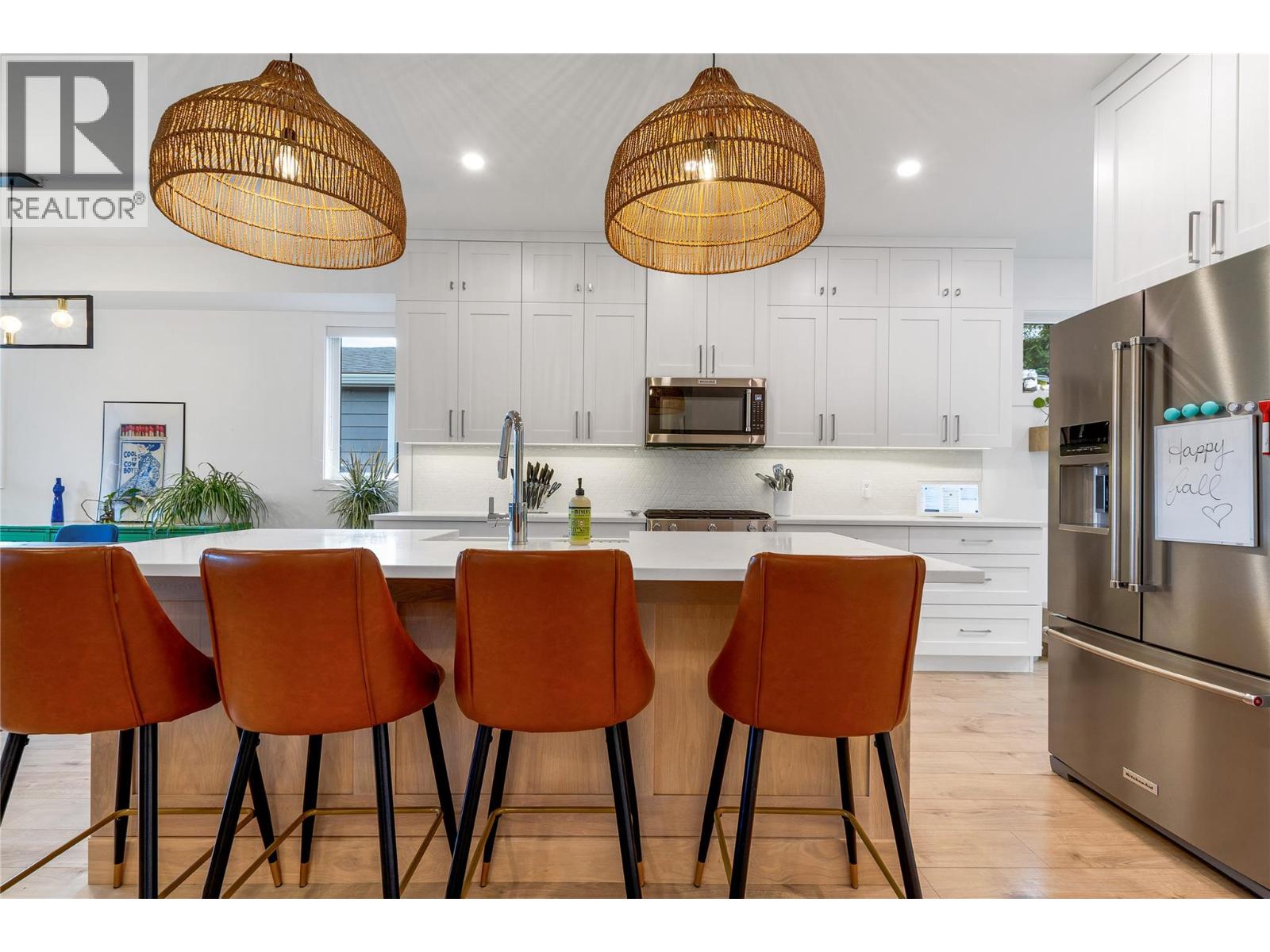 11559 Middleton Court, Lake Country