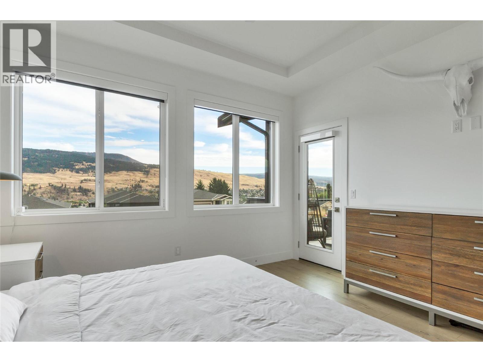 11559 Middleton Court, Lake Country