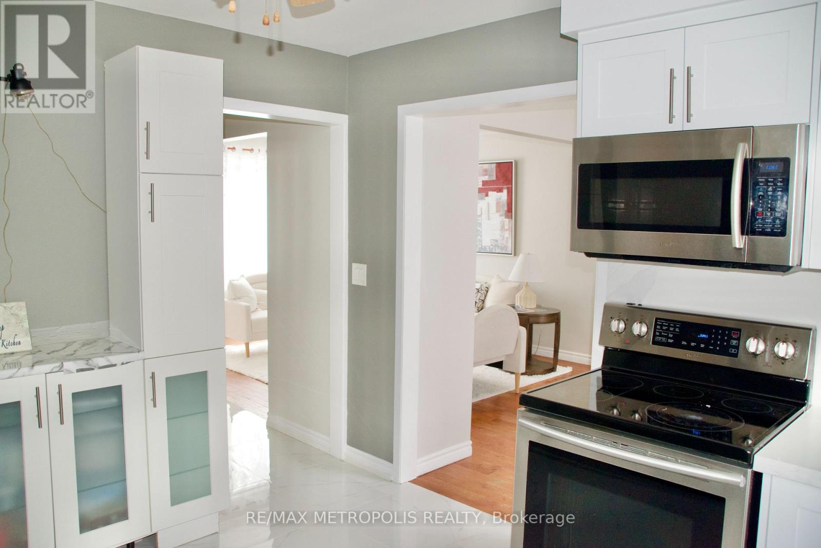 1405 MANITOU DRIVE - 21