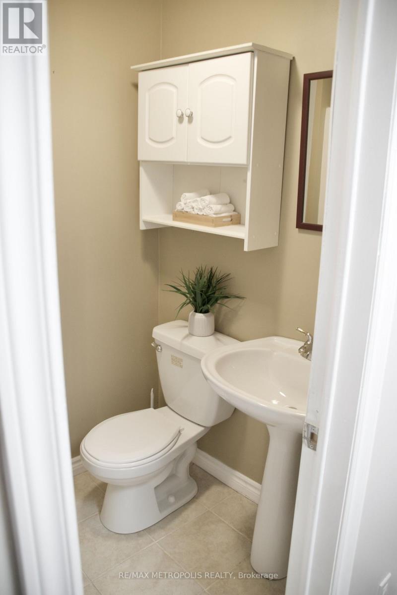 1405 MANITOU DRIVE - 22