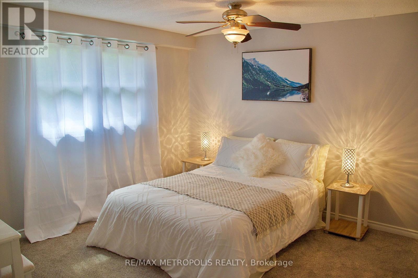 1405 MANITOU DRIVE - 23