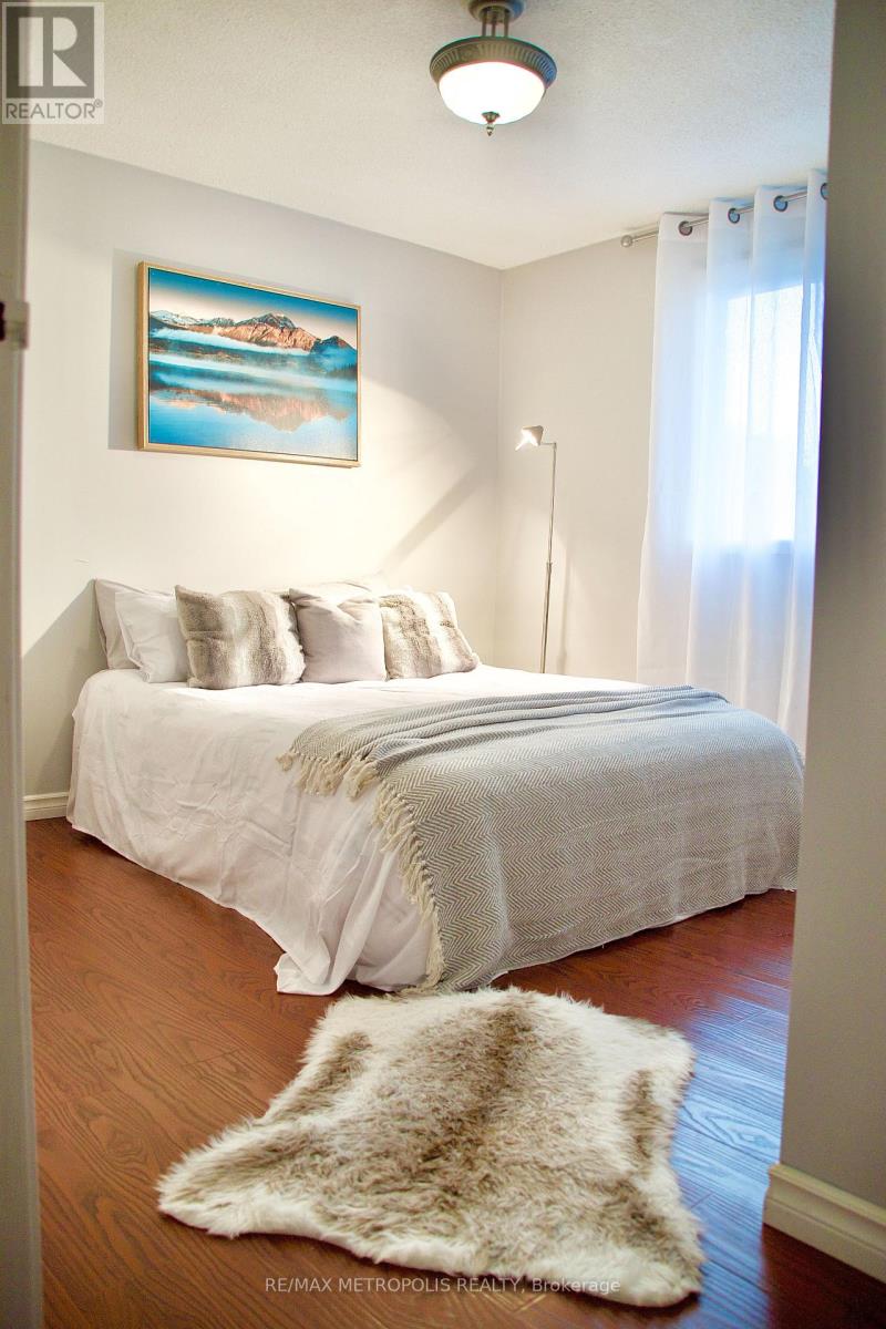 1405 MANITOU DRIVE - 26