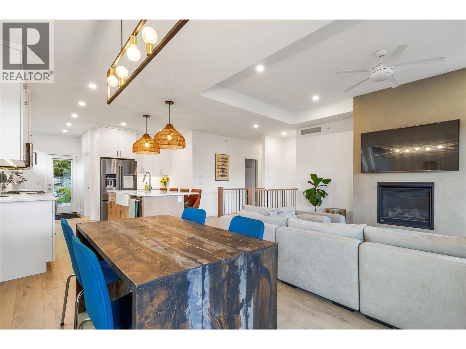 11559 Middleton Court, Lake Country