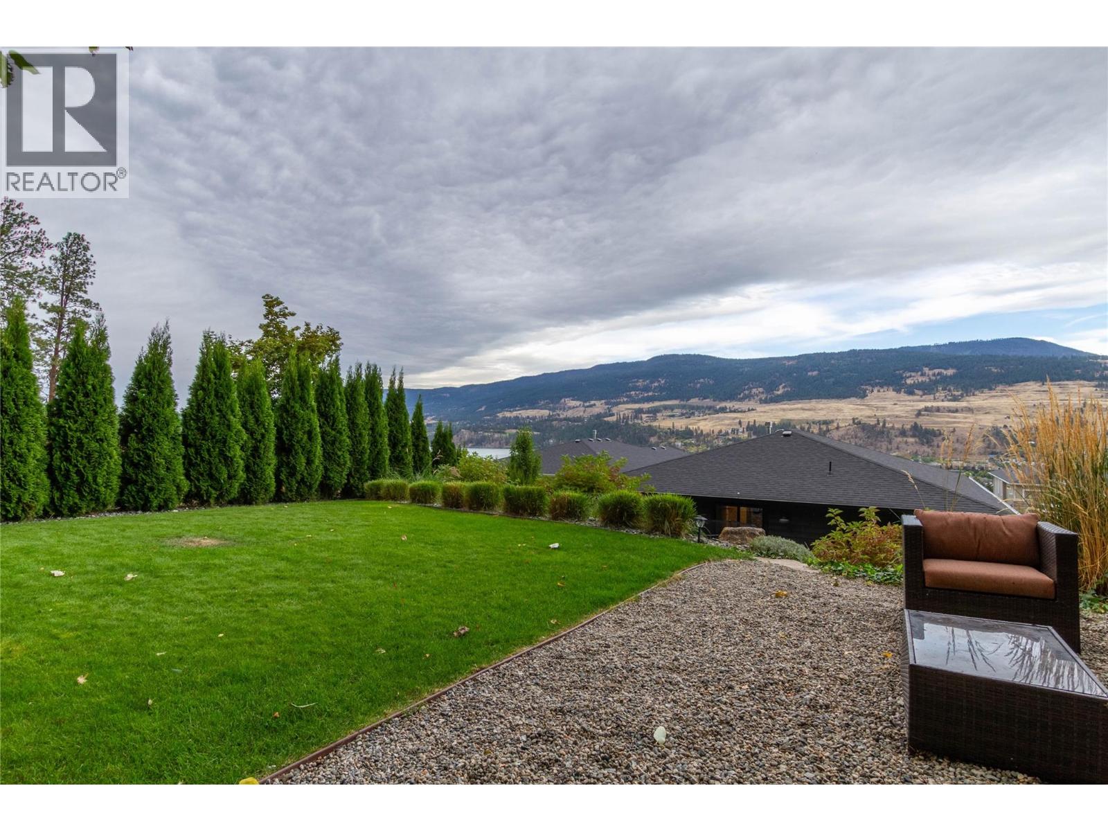 11559 Middleton Court, Lake Country