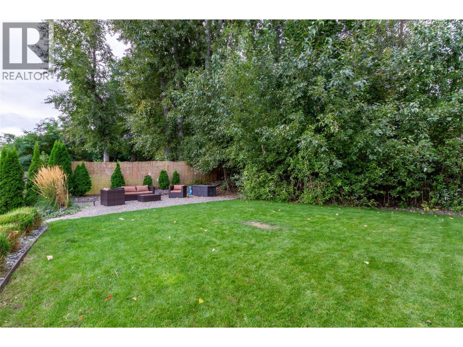 11559 Middleton Court, Lake Country