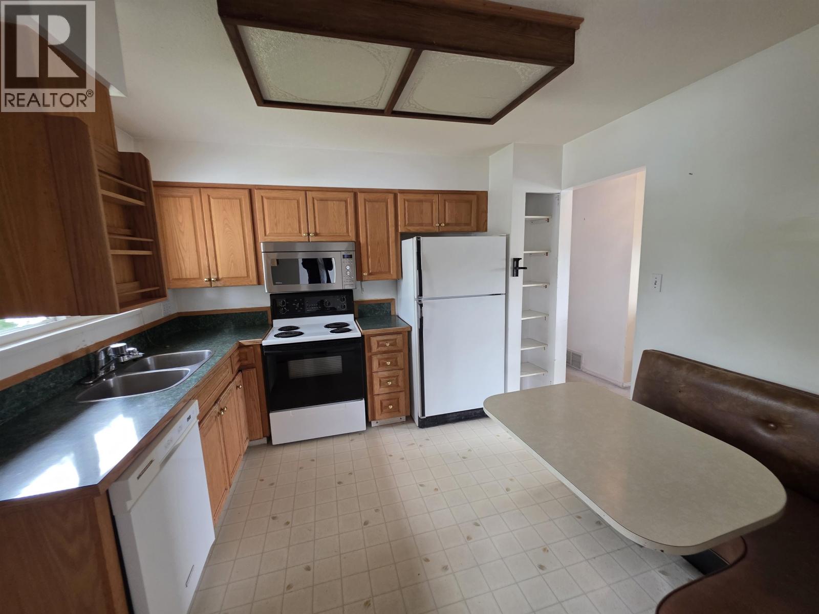 3141 JERVIS STREET, Port Coquitlam