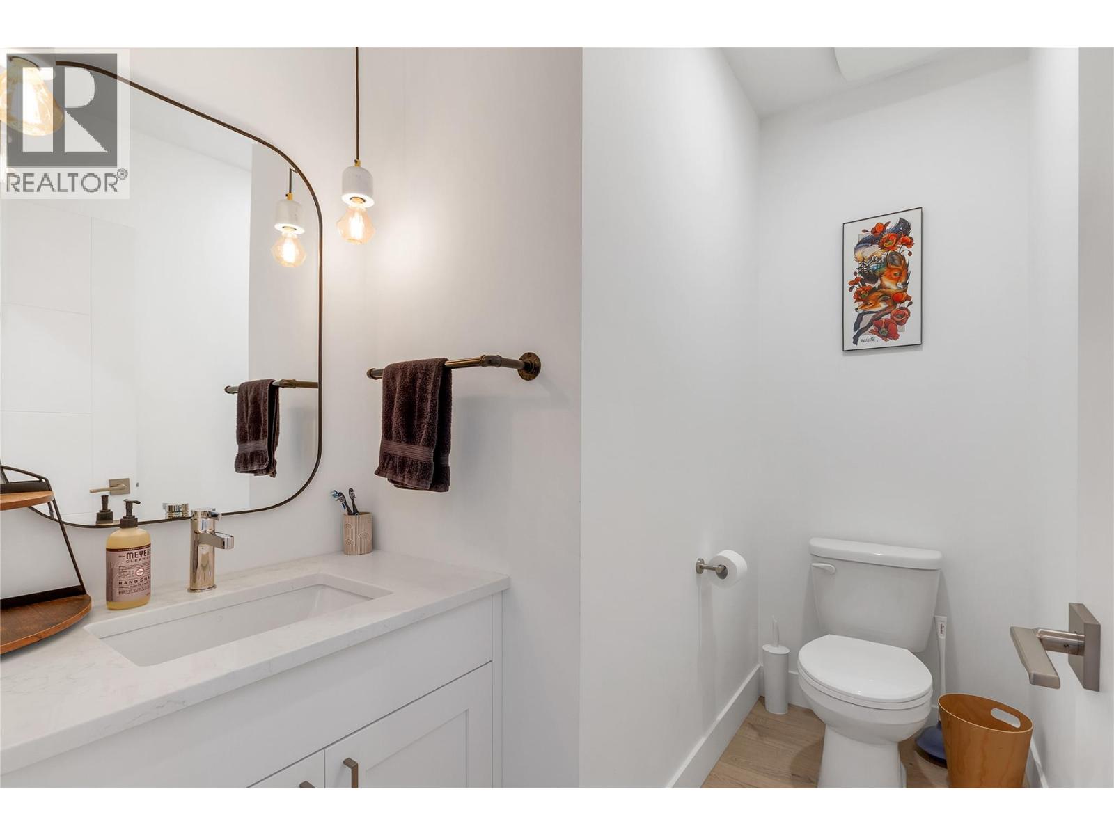 11559 Middleton Court, Lake Country