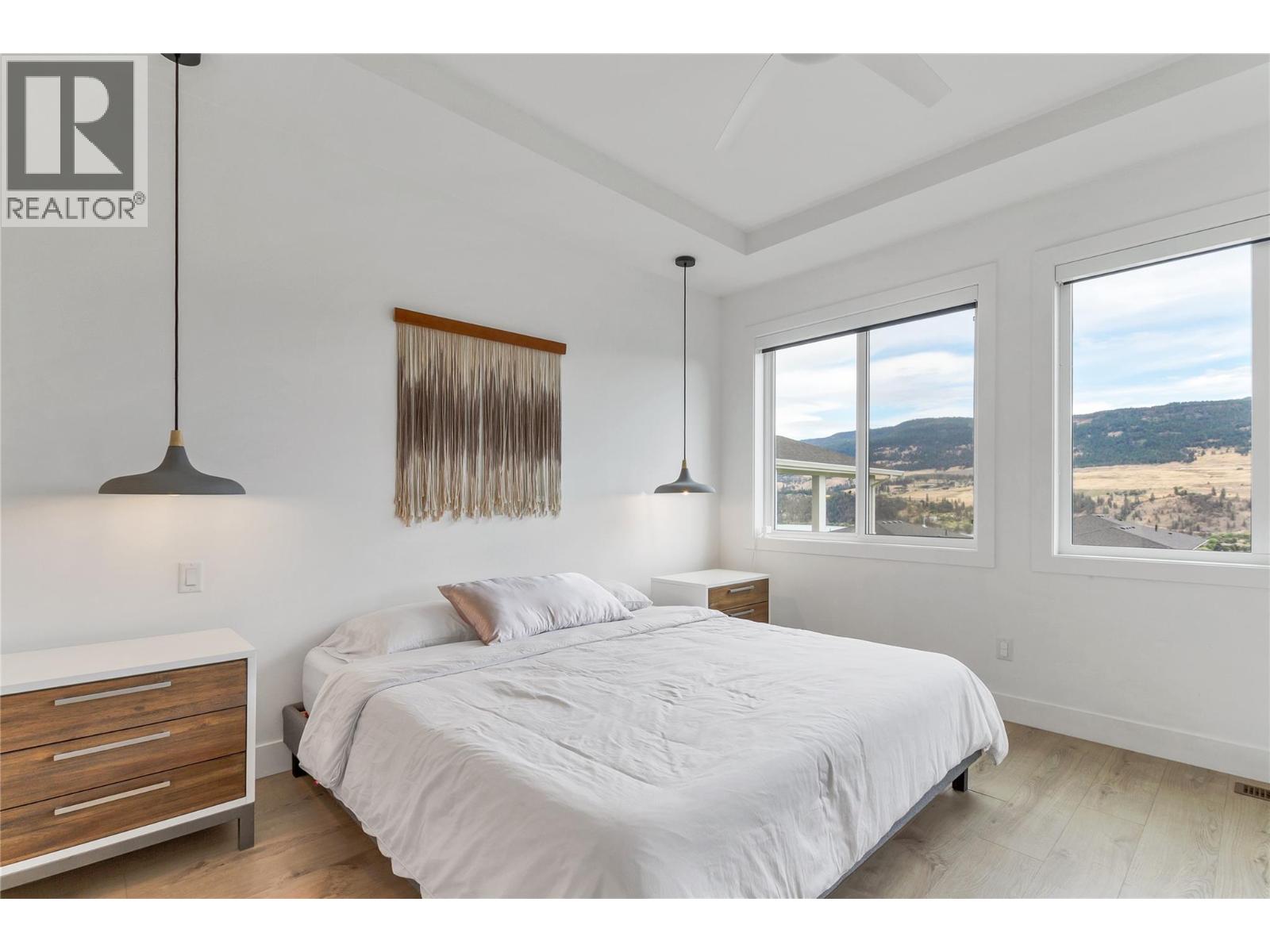 11559 Middleton Court, Lake Country