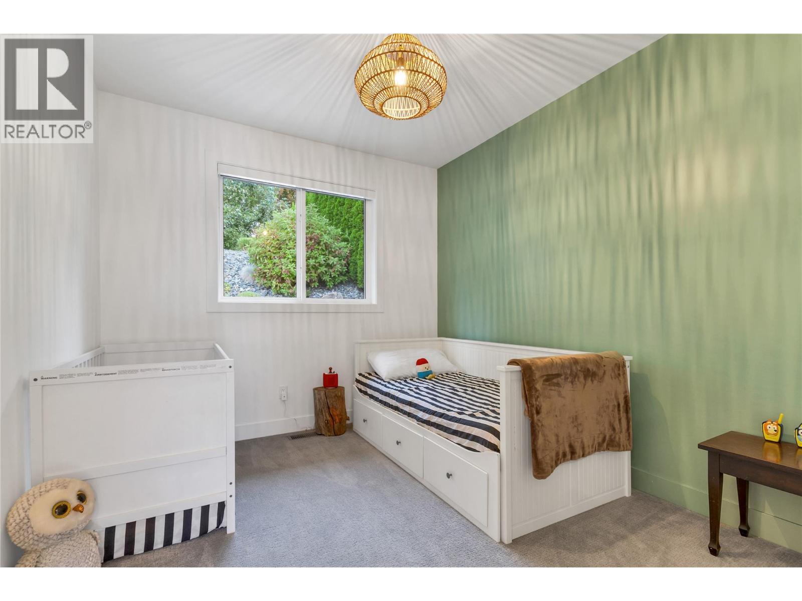 11559 Middleton Court, Lake Country