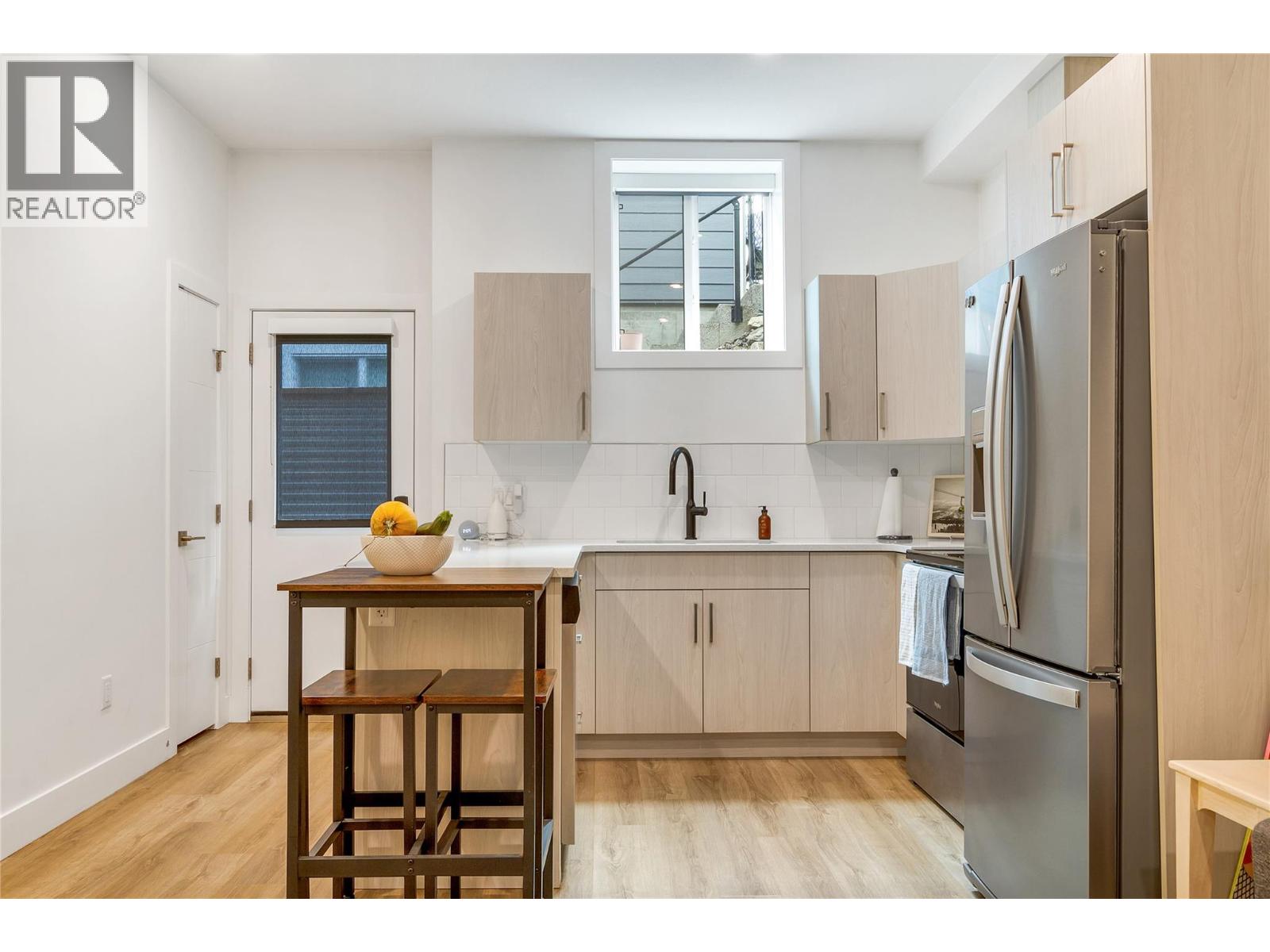 11559 Middleton Court, Lake Country