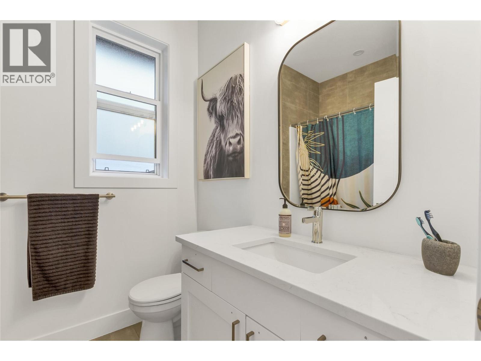 11559 Middleton Court, Lake Country