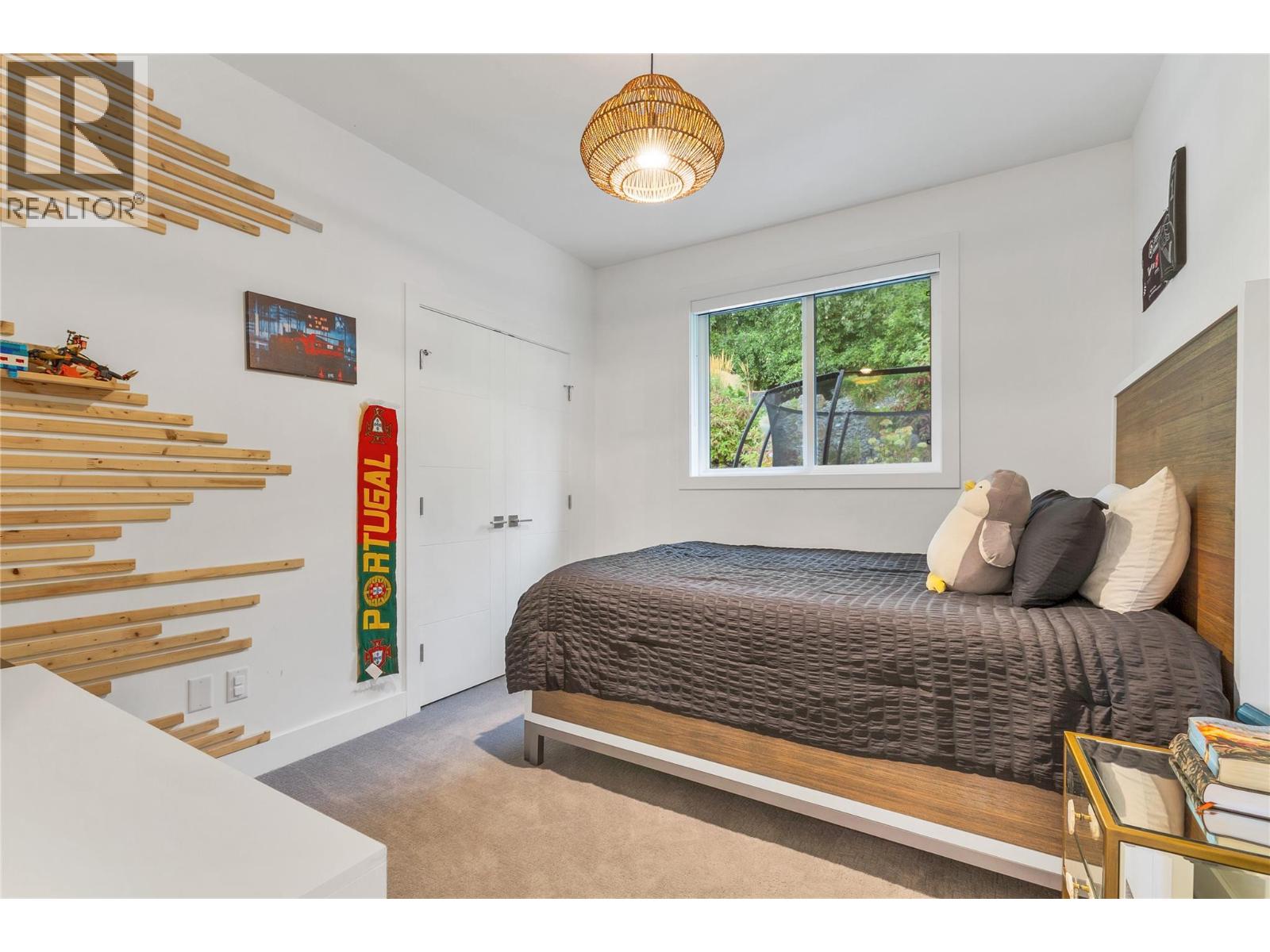 11559 Middleton Court, Lake Country