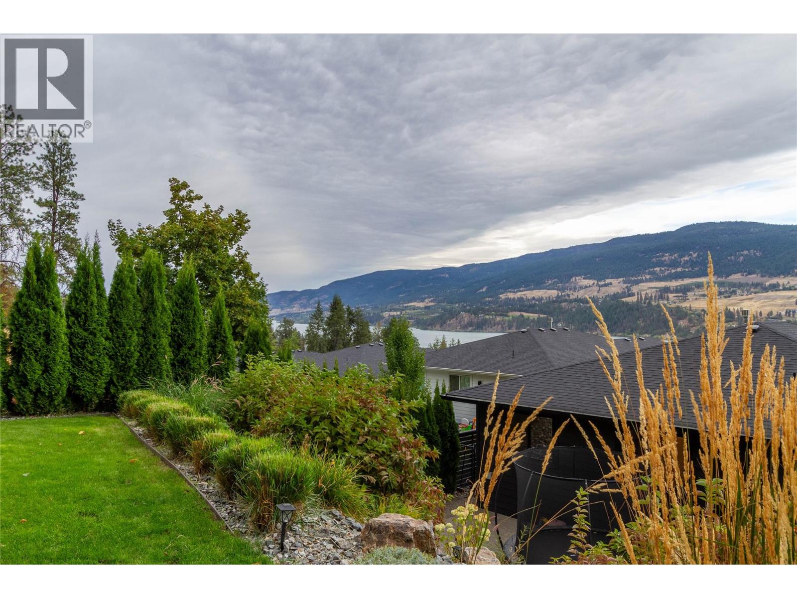 11559 Middleton Court, Lake Country