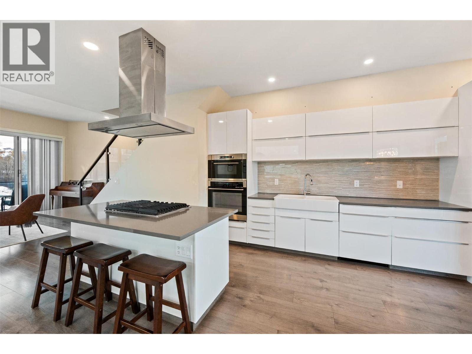 5995 Oliver Landing Crescent Unit# 5, Oliver