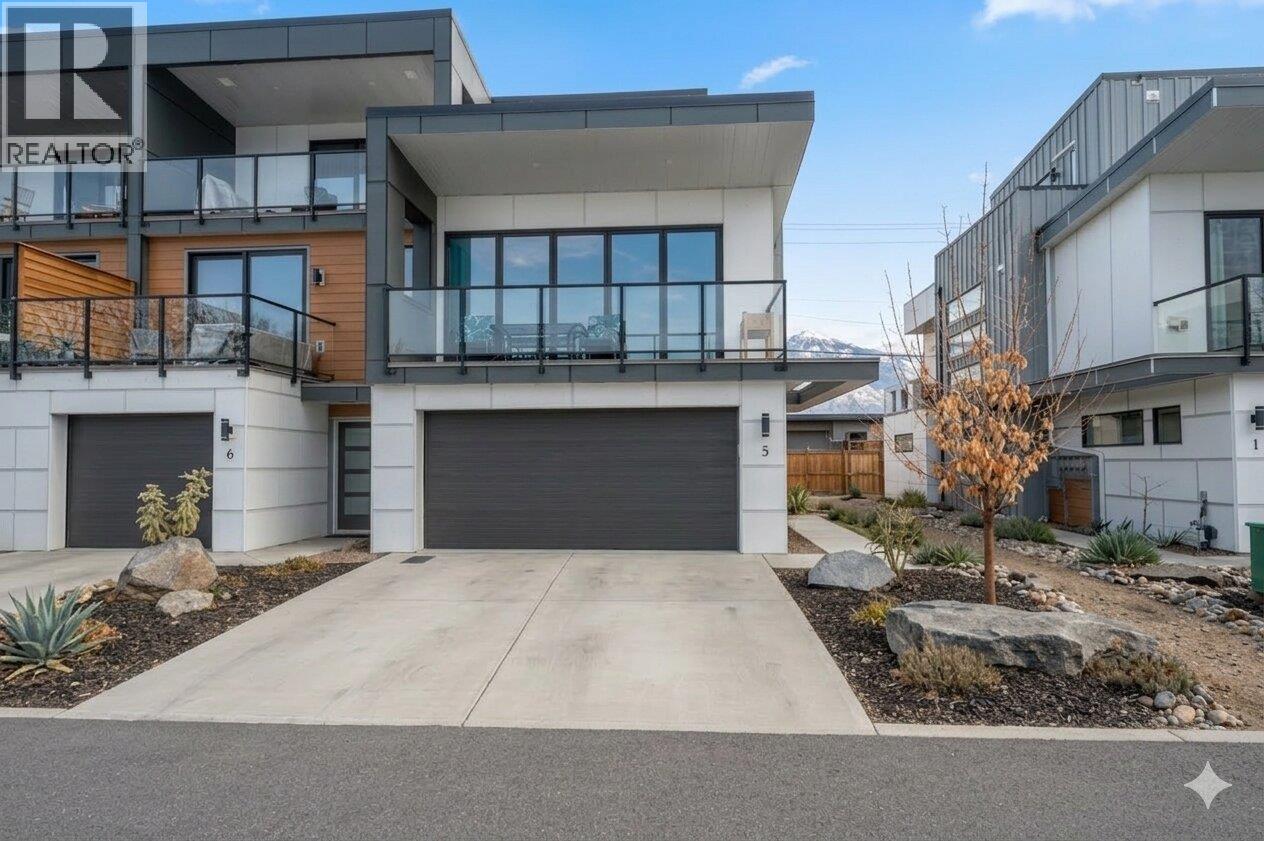 5995 Oliver Landing Crescent Unit# 5, Oliver