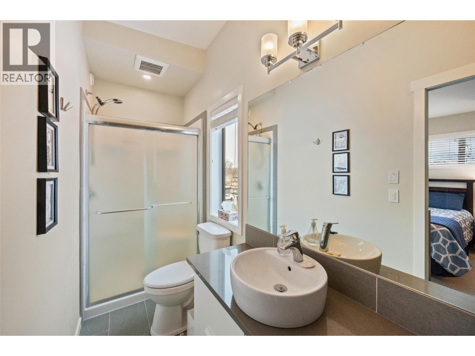 5995 Oliver Landing Crescent Unit# 5, Oliver