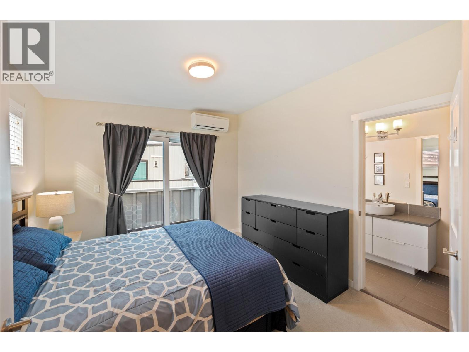 5995 Oliver Landing Crescent Unit# 5, Oliver