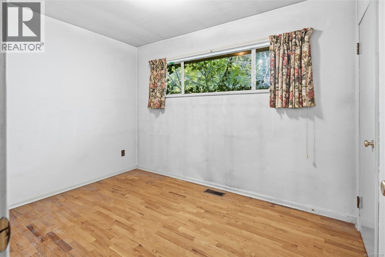 3984 HOLLYDENE PL - 17