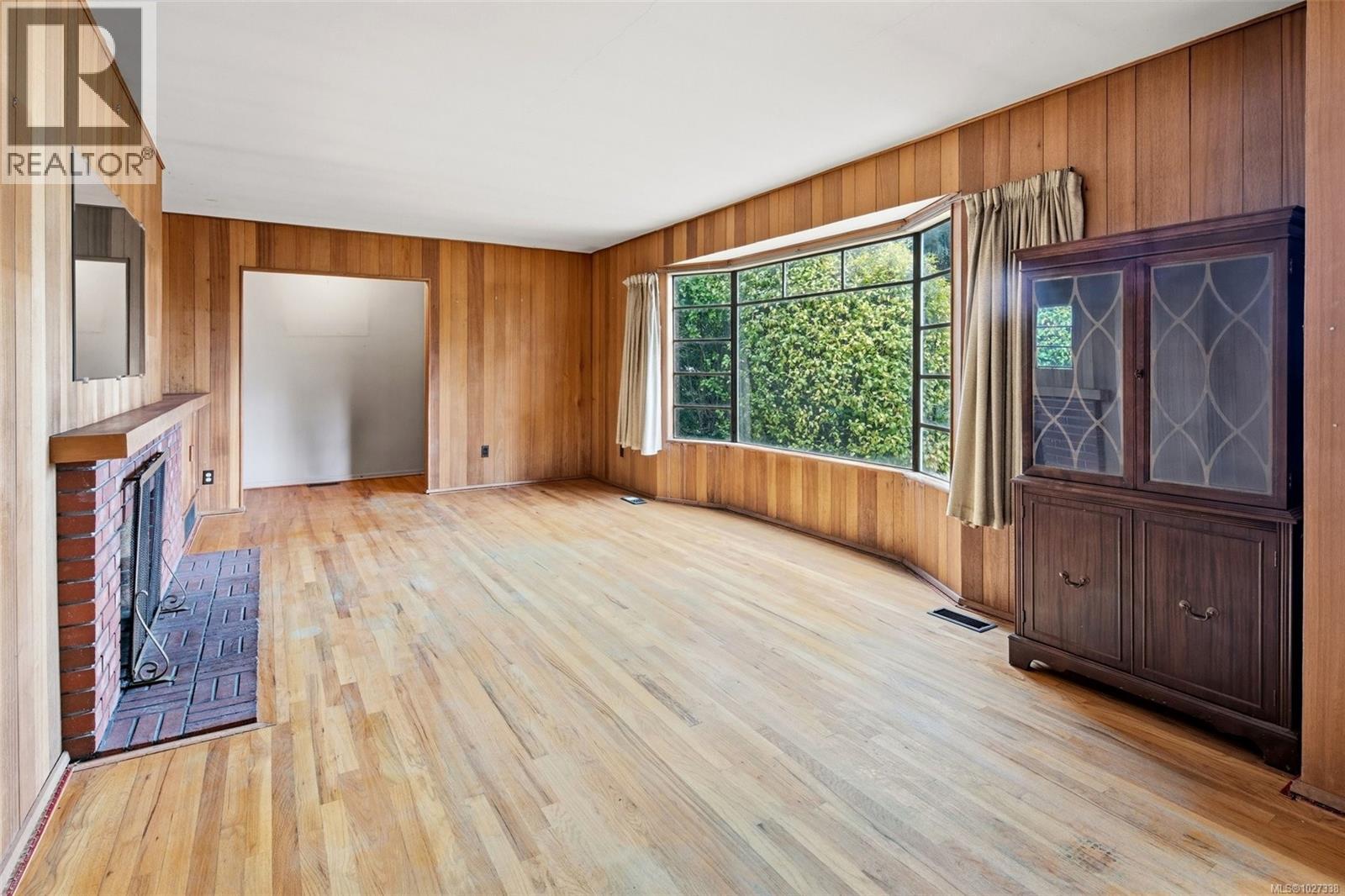 3984 HOLLYDENE PL - 11