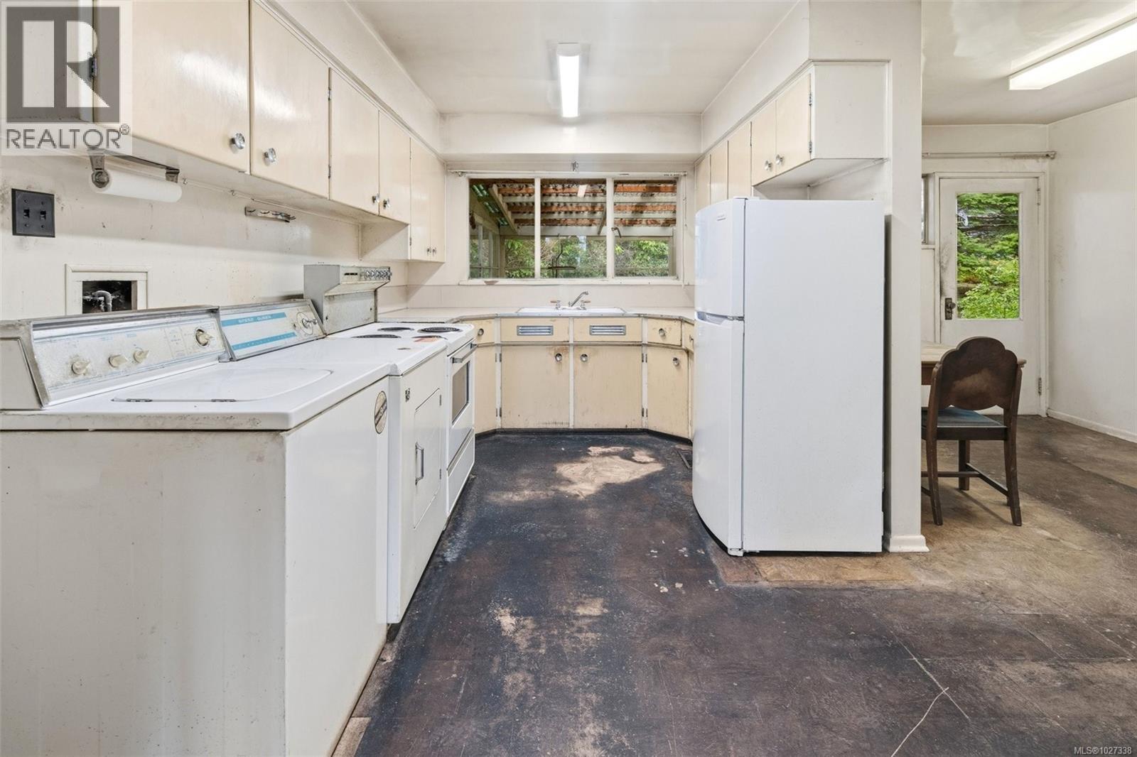 3984 HOLLYDENE PL - 15