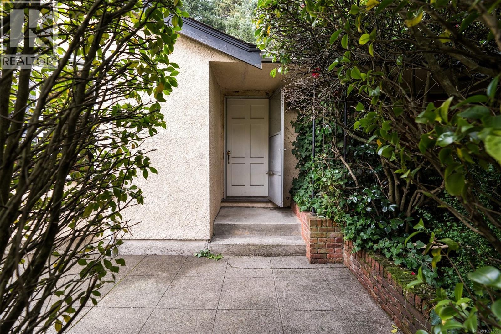 3984 HOLLYDENE PL - 8