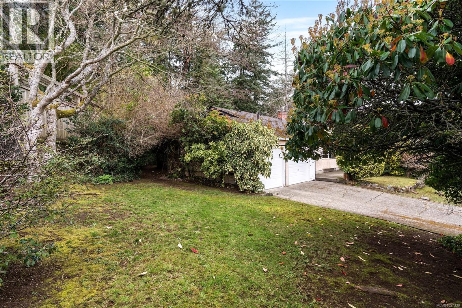 3984 HOLLYDENE PL - 26