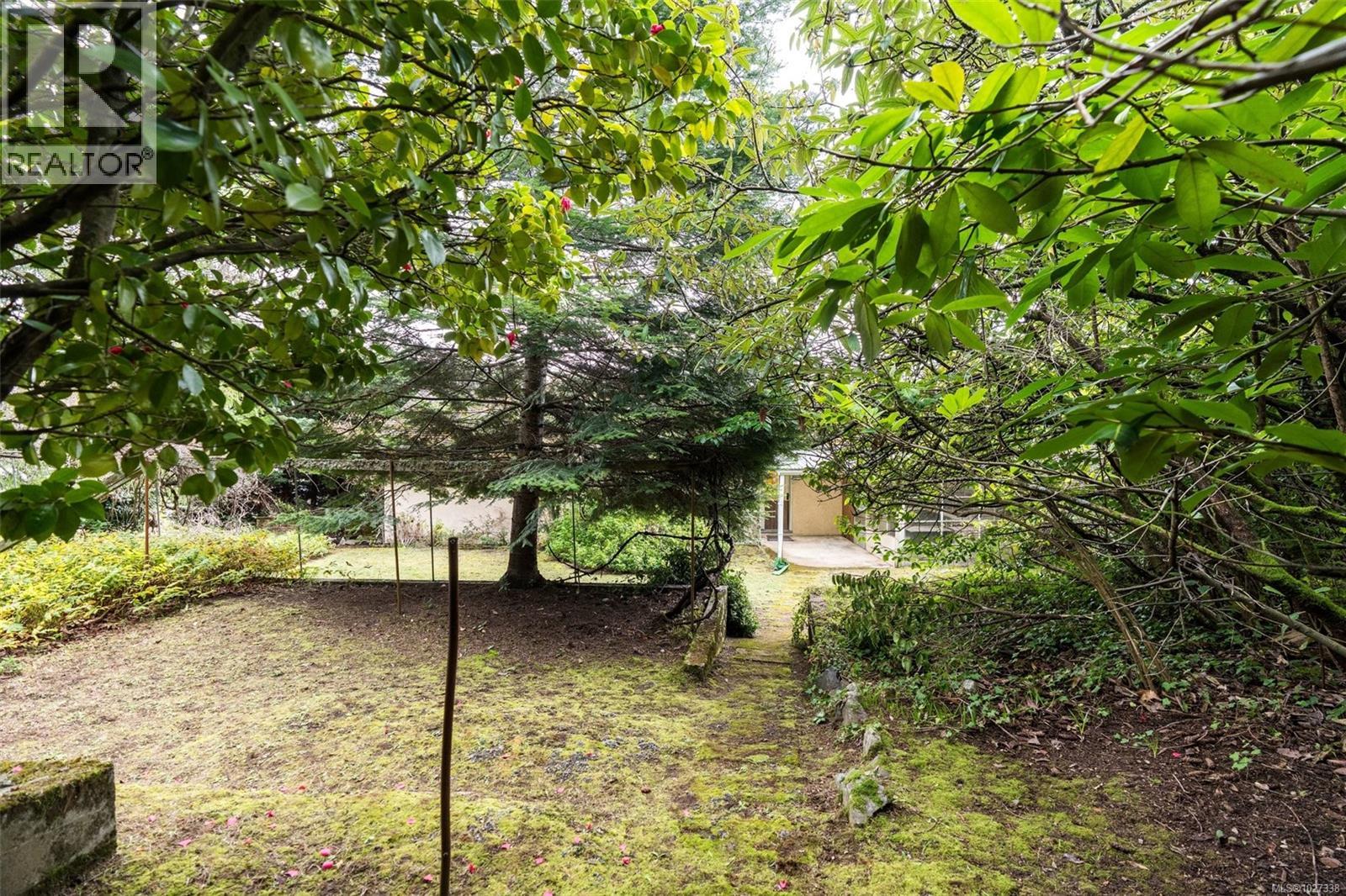 3984 HOLLYDENE PL - 25