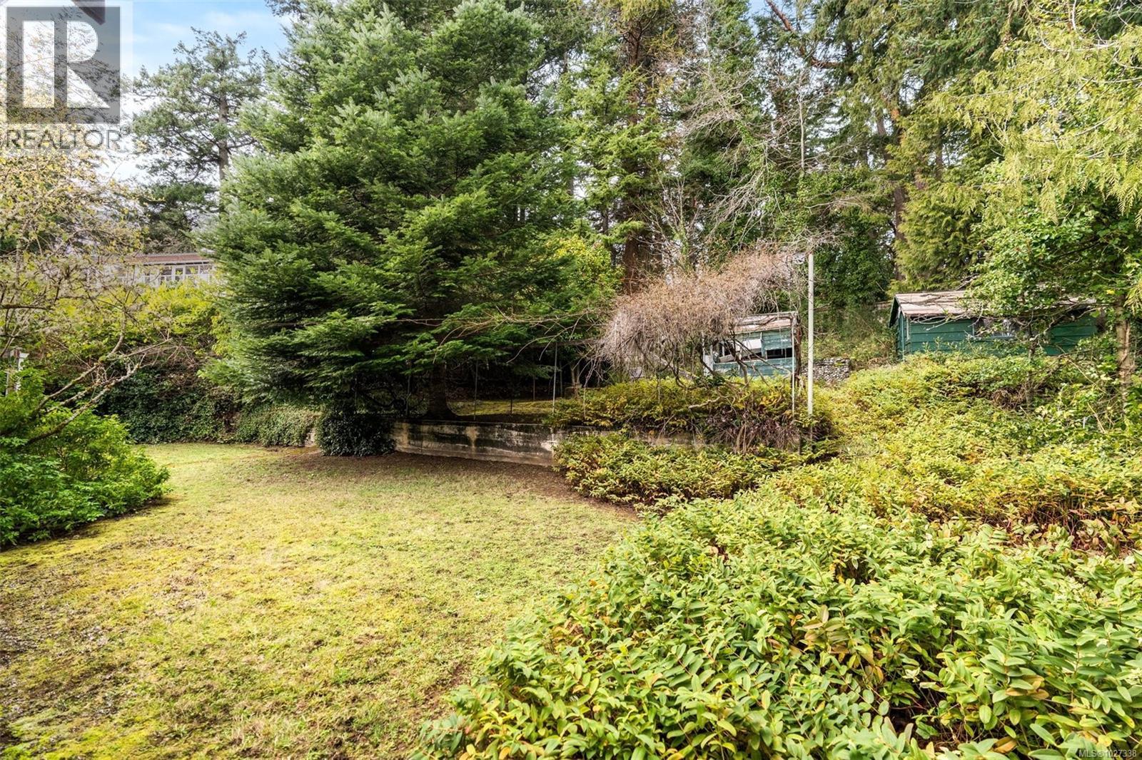 3984 HOLLYDENE PL - 27