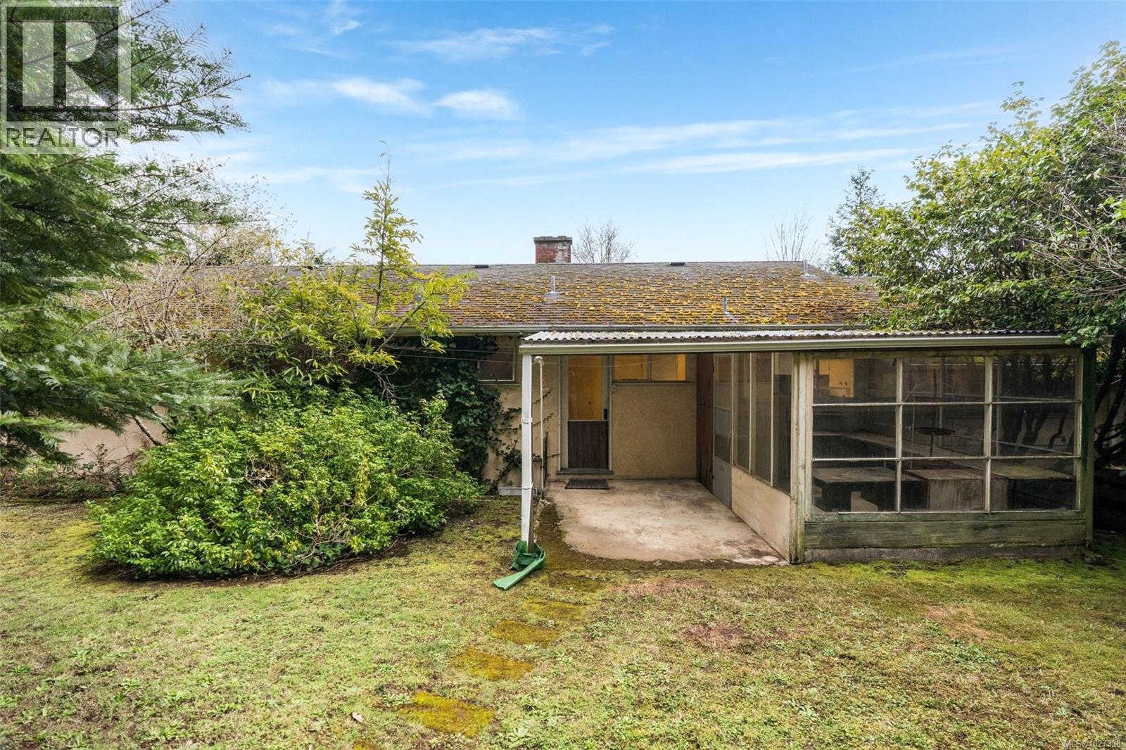 3984 HOLLYDENE PL - 23