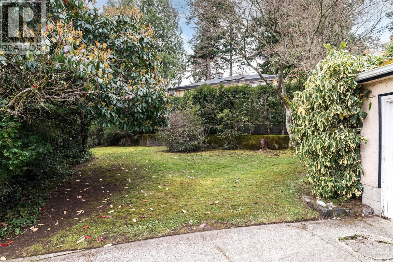 3984 HOLLYDENE PL - 28