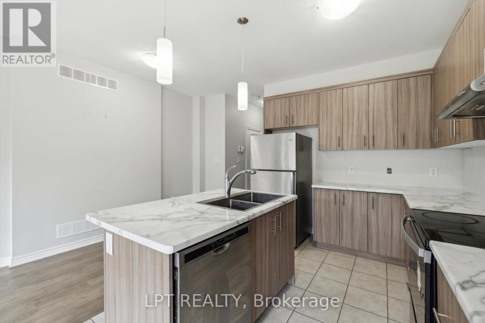 217 LOUISE STREET - 10