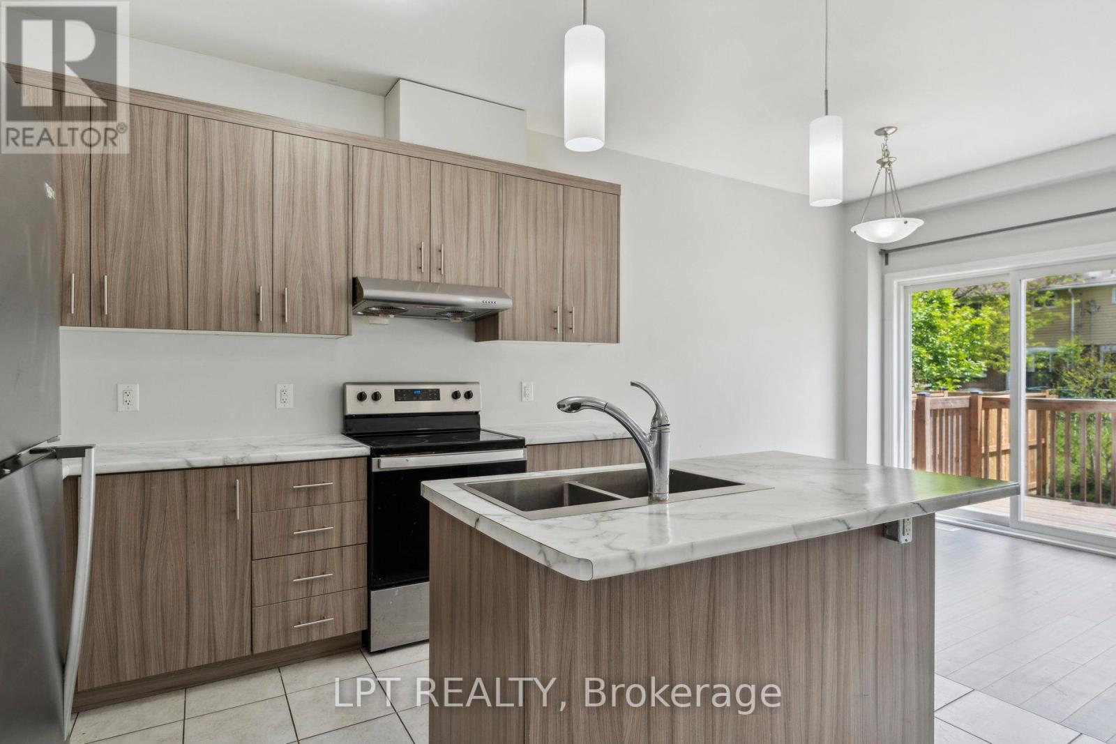 217 LOUISE STREET - 11