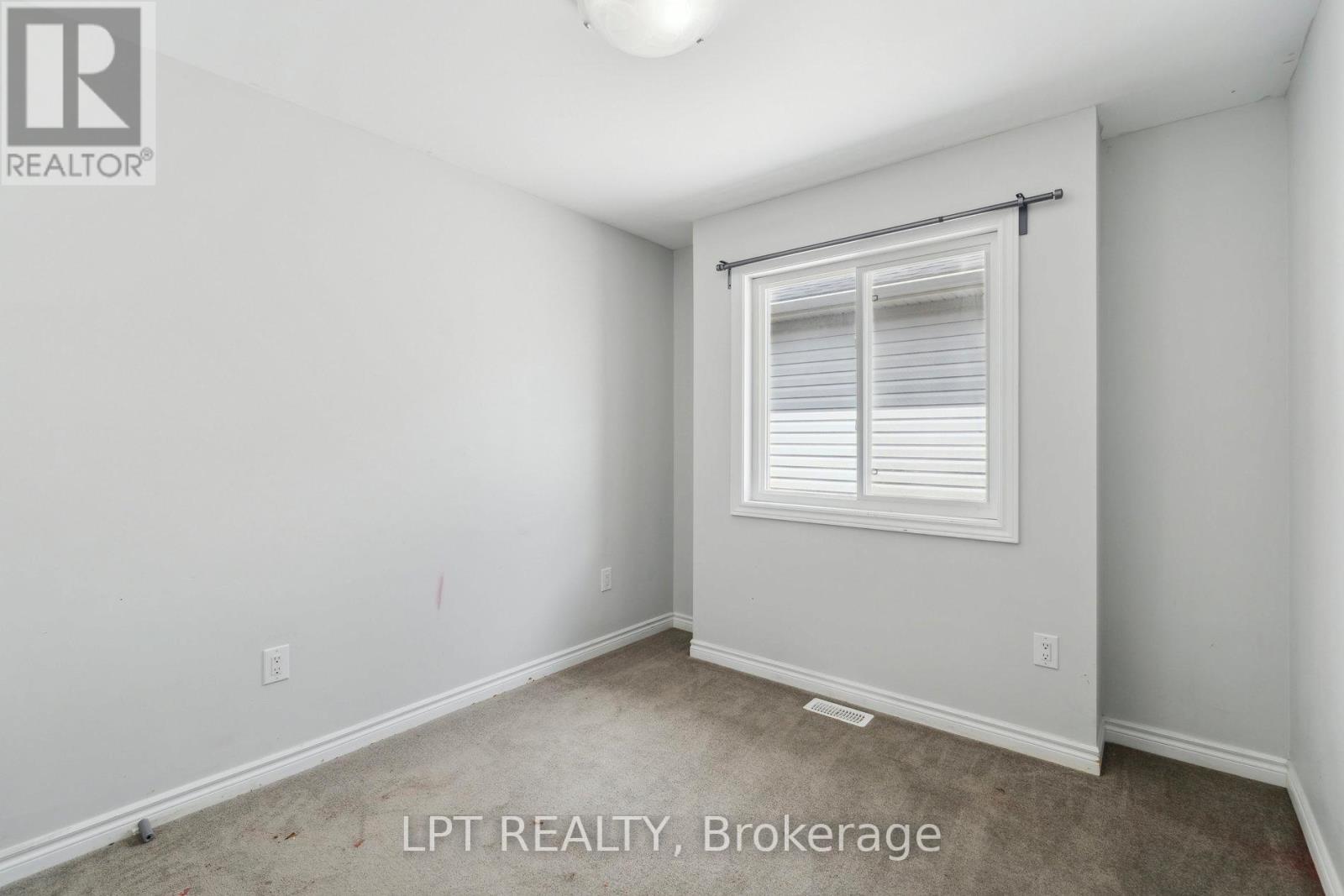 217 LOUISE STREET - 18