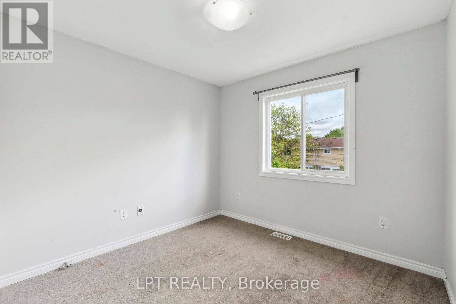 217 LOUISE STREET - 22