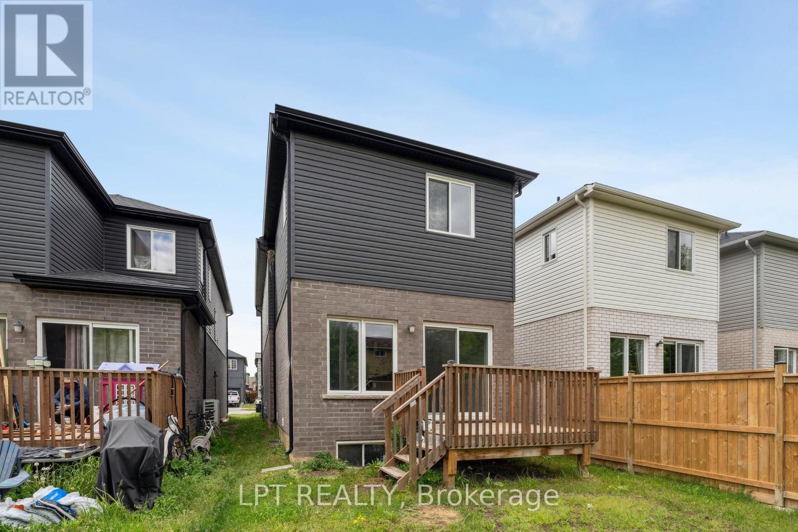 217 LOUISE STREET - 32