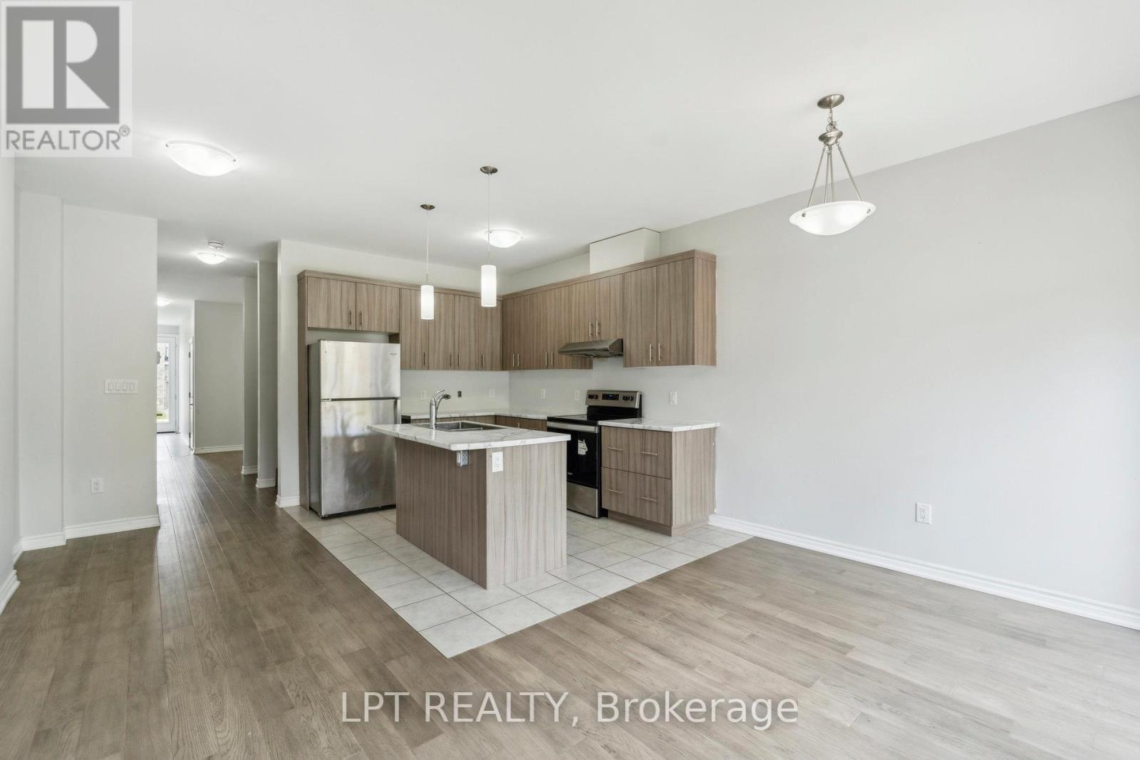 217 LOUISE STREET - 8