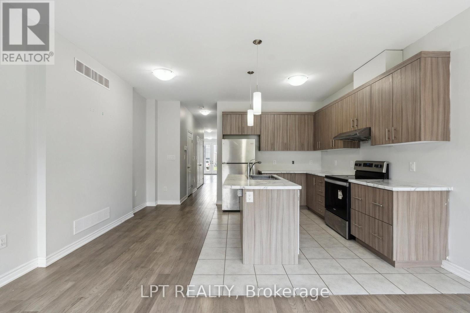 217 LOUISE STREET - 9