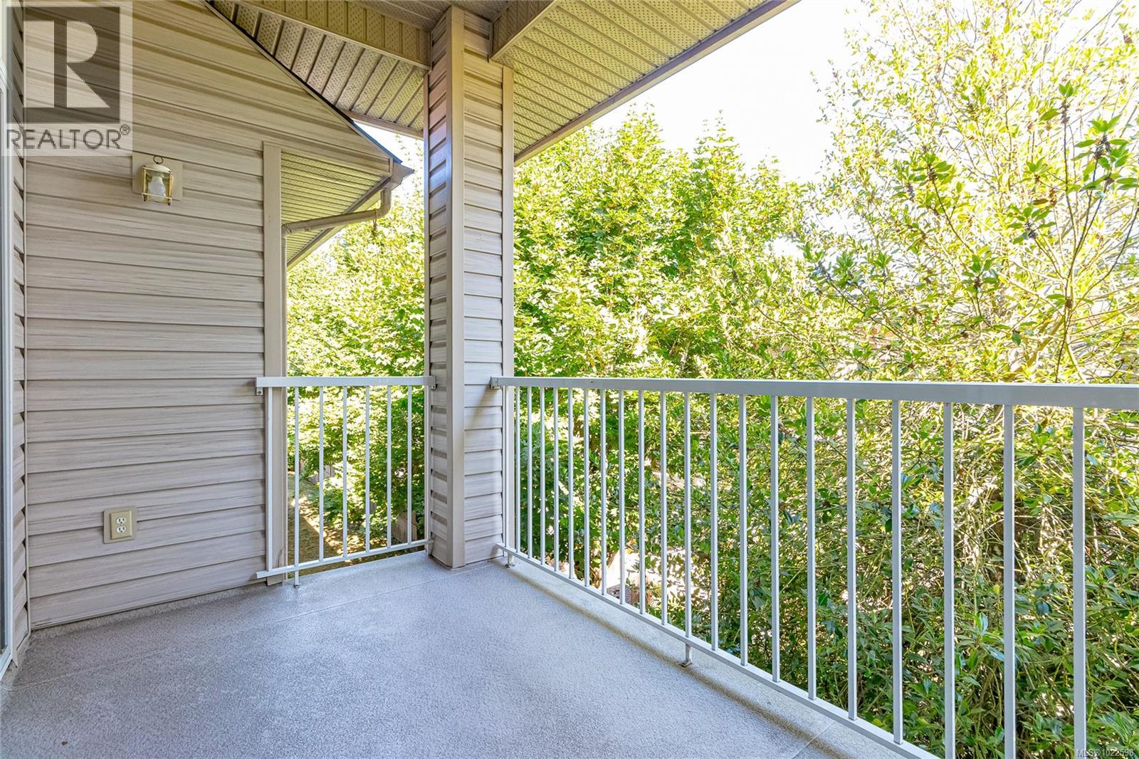 205 273 Moilliet St S, Parksville