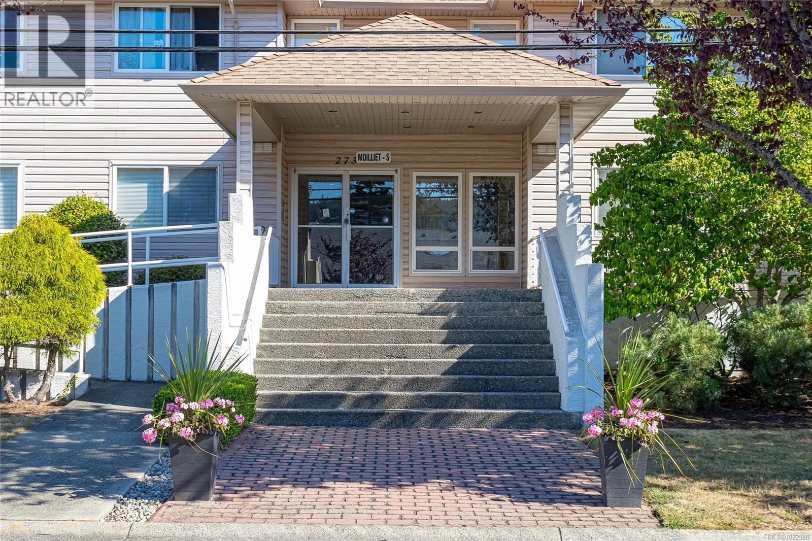 205 273 Moilliet St S, Parksville