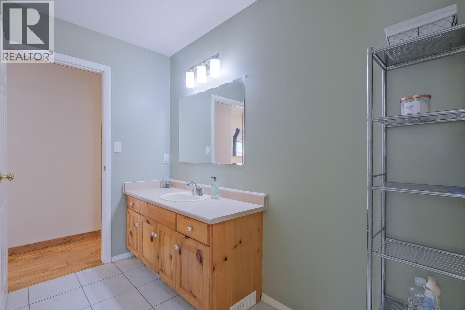  3157 VASEUX LAKE Crescent, Okanagan Falls