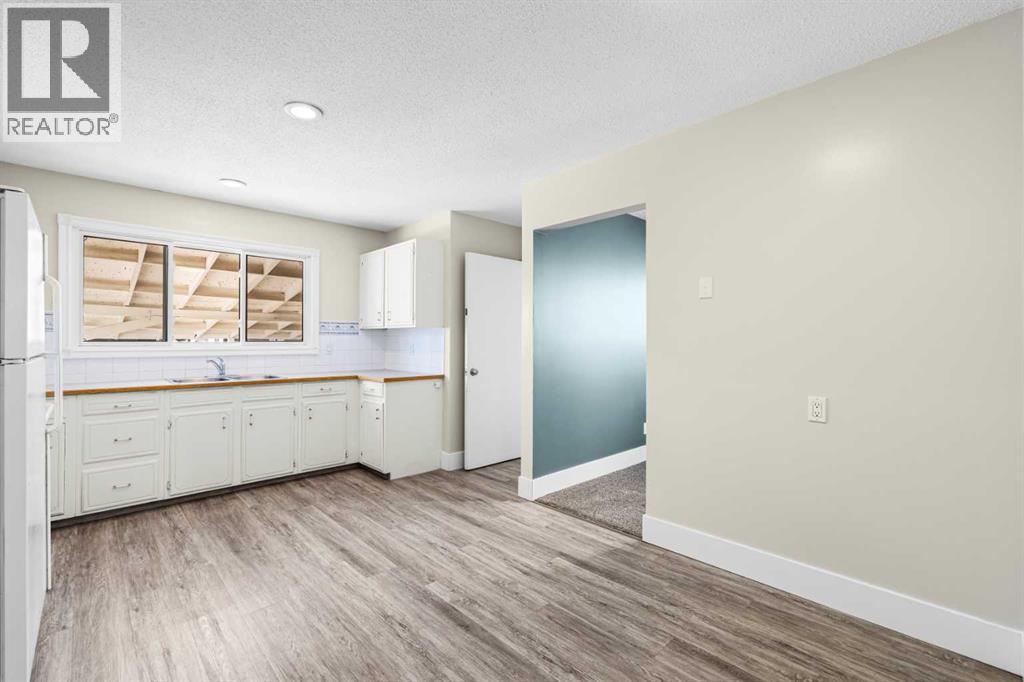 Single Family House Bungalow for Sale in  Hunterston Place NW Huntington Hills Calgary 