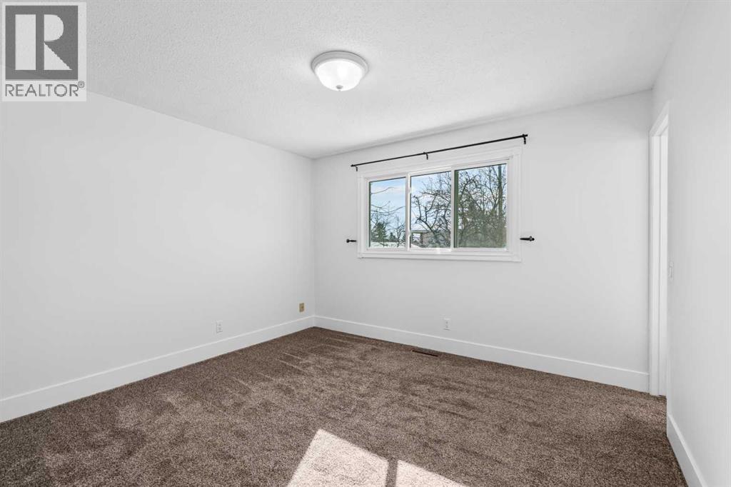 Single Family House Bungalow for Sale in  Hunterston Place NW Huntington Hills Calgary 