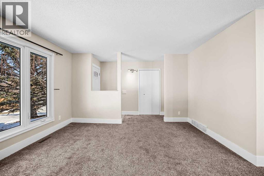 Single Family House Bungalow for Sale in  Hunterston Place NW Huntington Hills Calgary 