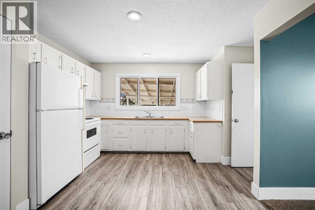 Single Family House Bungalow for Sale in  Hunterston Place NW Huntington Hills Calgary 