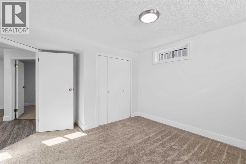 Single Family House Bungalow for Sale in  Hunterston Place NW Huntington Hills Calgary 