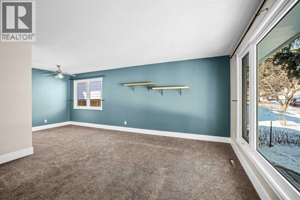 Single Family House Bungalow for Sale in  Hunterston Place NW Huntington Hills Calgary 