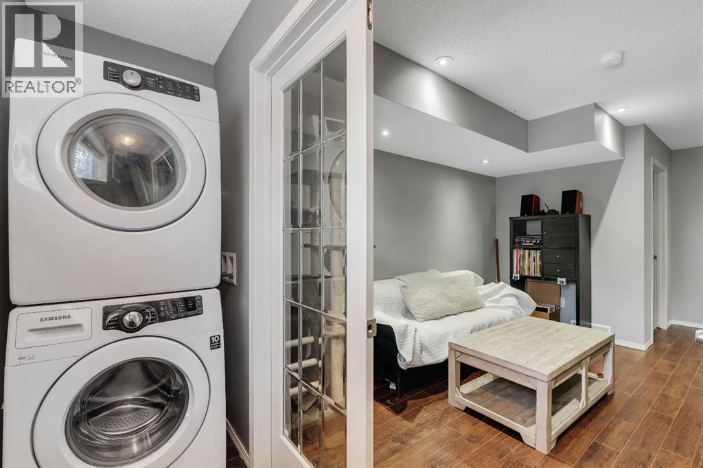 Single Family House Bi-level for Sale in  Silverado Plains Circle SW Silverado Calgary 