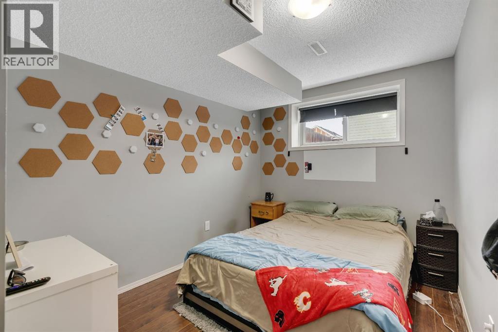 Single Family House Bi-level for Sale in  Silverado Plains Circle SW Silverado Calgary 