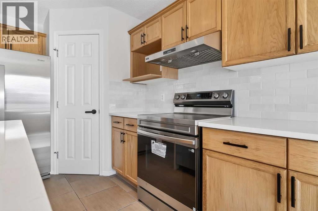 Single Family House for Sale in  Evermeadow Road SW Evergreen Calgary 