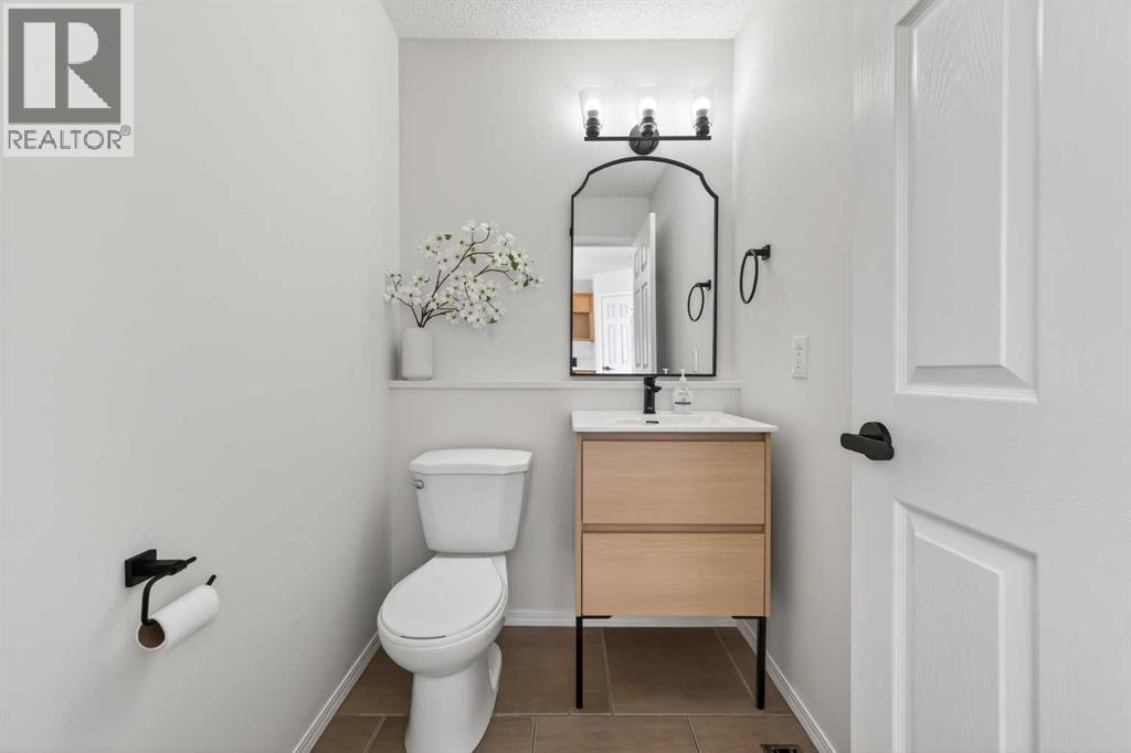 Single Family House for Sale in  Evermeadow Road SW Evergreen Calgary 